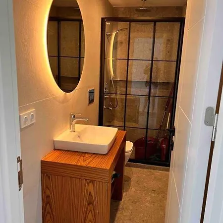 Charming, New Renovated Flat House In Gundogan *