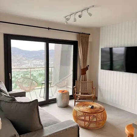 Charming, New Renovated Flat House In Gundogan *
