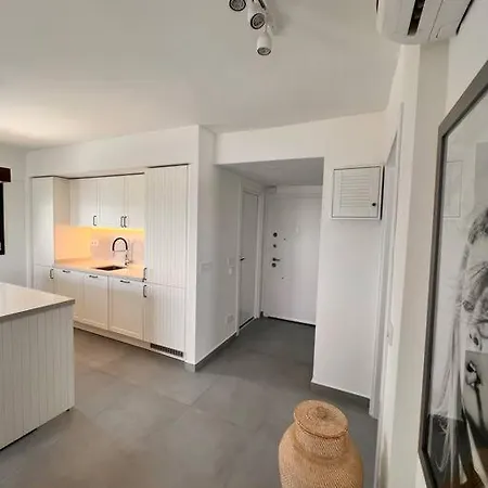 Charming, New Renovated Flat House In Gundogan *